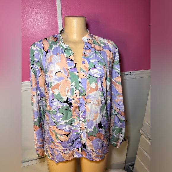 Floral Button-Up Blouse - Picture 1 of 7